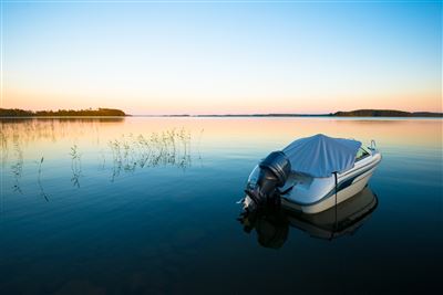 Boot im Sonnenuntergang, Kerimäki, Finnland